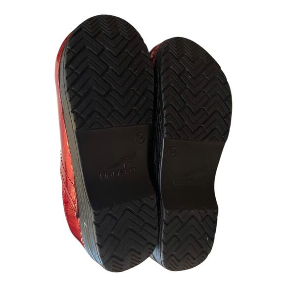 DANSKO Professional Red Patent Snake Clogs EU 34 US 4.5/5 Nursing Work Shoes - Picture 16 of 16